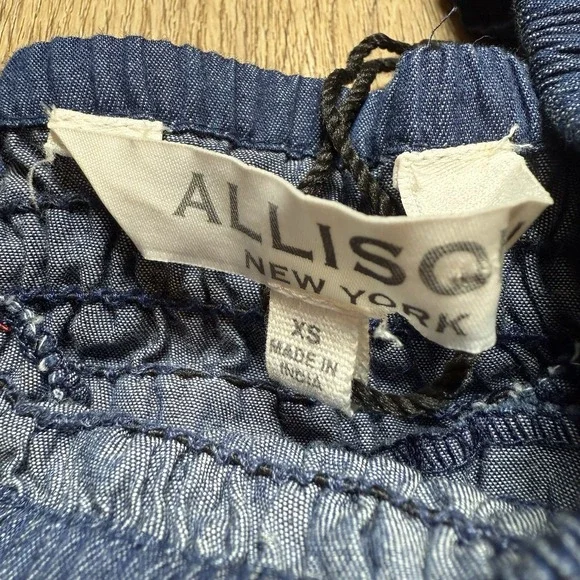 Allison New York Off The Shoulder Denim Embroidered Floral Mini Dress XS - Picture 4 of 7